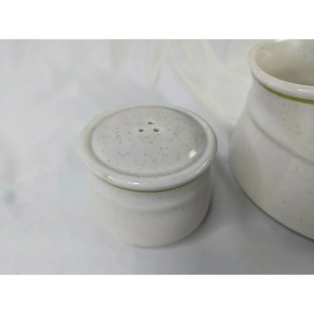 Poppy Trail by Metlox Geranium Gravy Boat and Salt Shaker